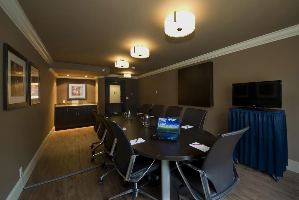 Ramada By Wyndham Surrey/Langley Ξενοδοχείο Εξωτερικό φωτογραφία